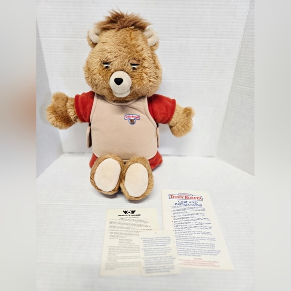 Vintage 1985 Teddy Ruxpin Bear (Not Working) With Instructions - Picture 1 of 7